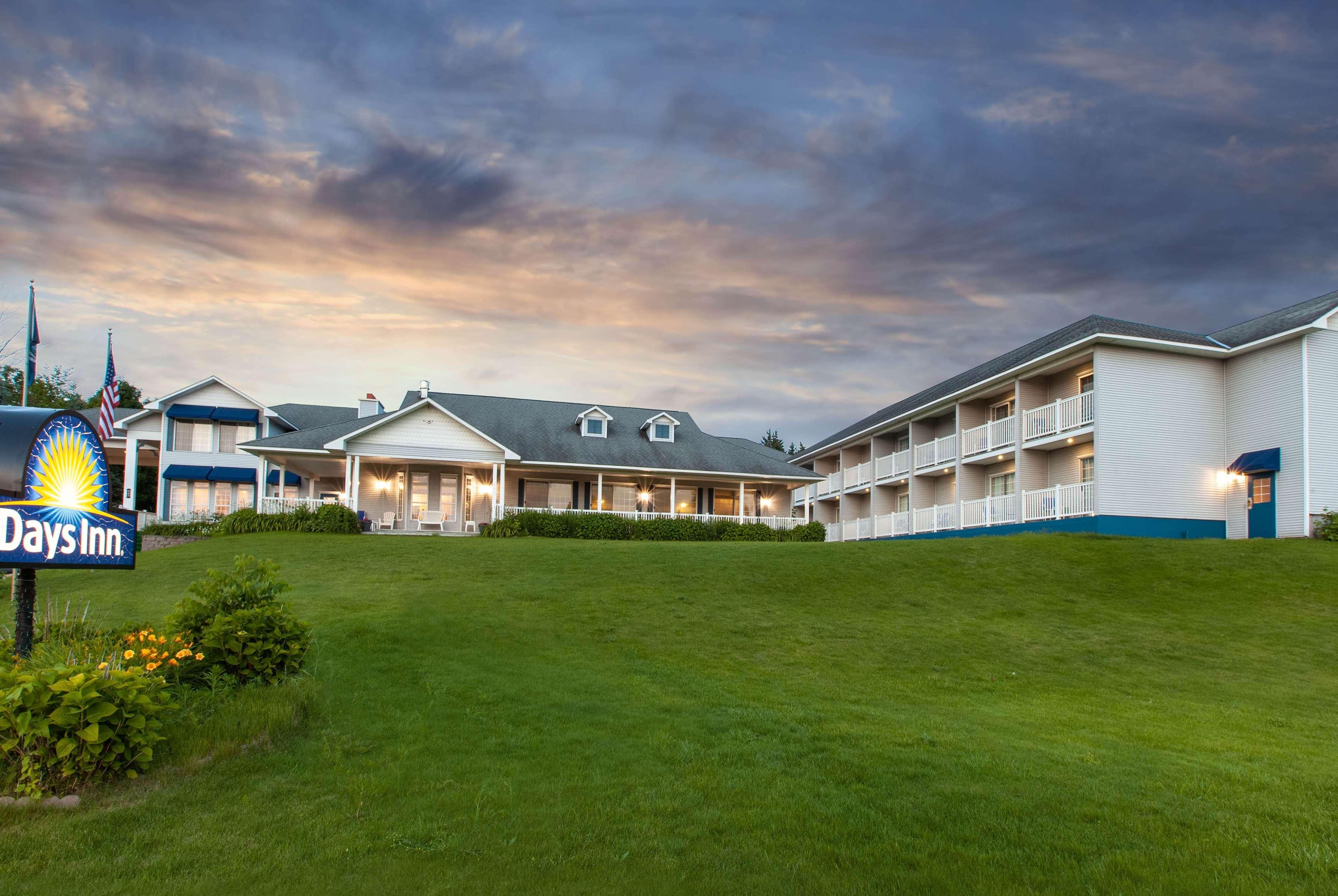 Days Inn By Wyndham Petoskey Exterior foto